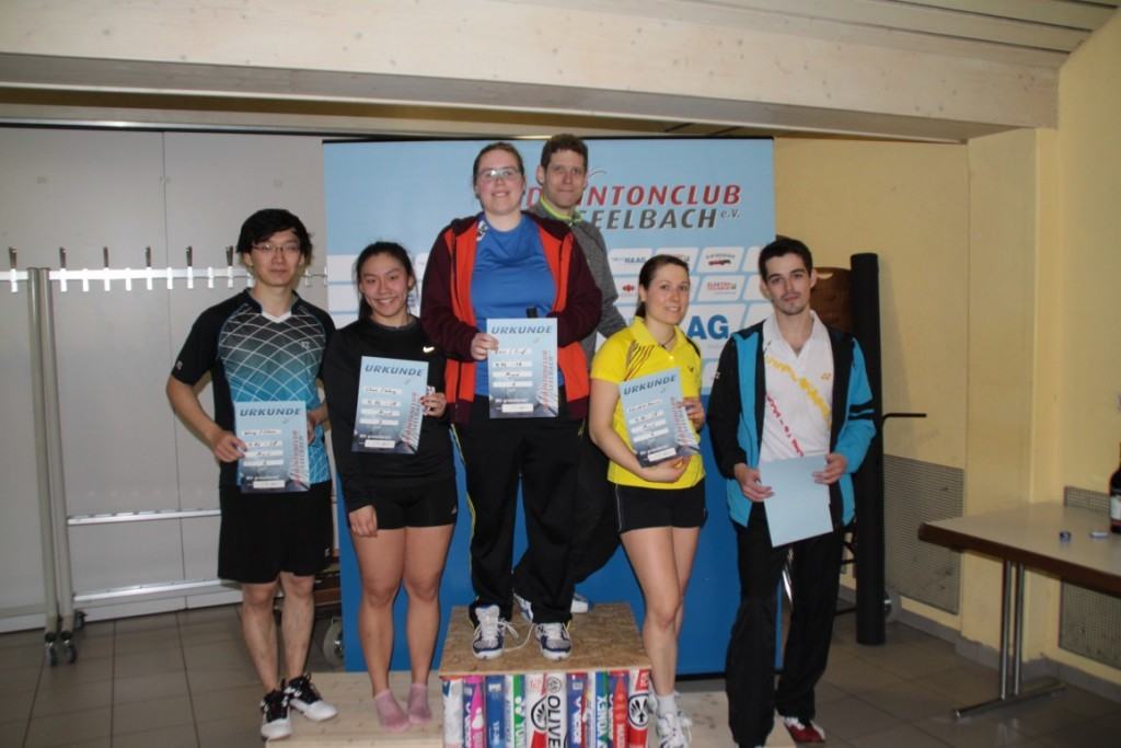 Die Sieger im Mixed: 3. Platz Denise und Andrey (rechts), 2.Platz Yun Jing und Zhangxian (links), 1. Platz Bente und Steffen (Mitte)